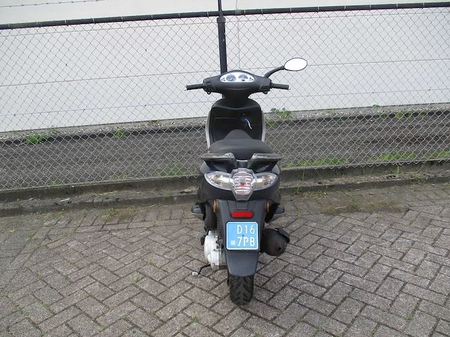 Piaggio - snorscooter - fly 4t - scooter - afbeelding 10 van  11