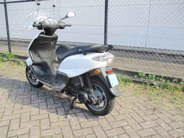 Piaggio - snorscooter - fly 4t - scooter - afbeelding 2 van  11