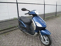 Piaggio - snorscooter - fly 4t - scooter - afbeelding 7 van  11