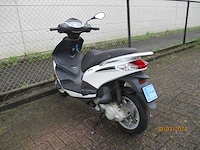 Piaggio - snorscooter - new fly 4t - scooter - afbeelding 2 van  11