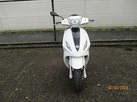 Piaggio - snorscooter - new fly 4t - scooter - afbeelding 5 van  11