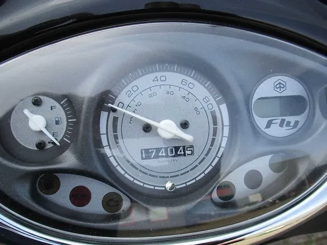 Piaggio - snorscooter - new fly 4t - scooter - afbeelding 3 van  11