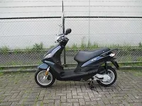Piaggio - snorscooter - new fly 4t - scooter - afbeelding 1 van  11