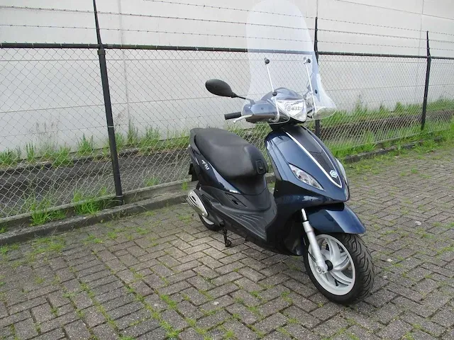 Piaggio - snorscooter - new fly 4t - scooter - afbeelding 7 van  11