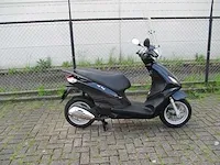 Piaggio - snorscooter - new fly 4t - scooter - afbeelding 8 van  11