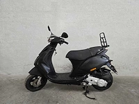 Piaggio - snorscooter - zip - 4t 25km uitvoering dtb98j - afbeelding 1 van  7