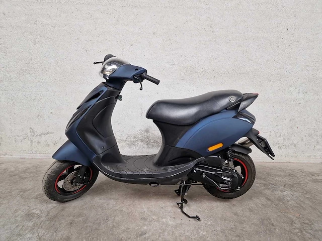 Piaggio - snorscooter - zip 2t - 25km uitvoering dn913s - afbeelding 1 van  7