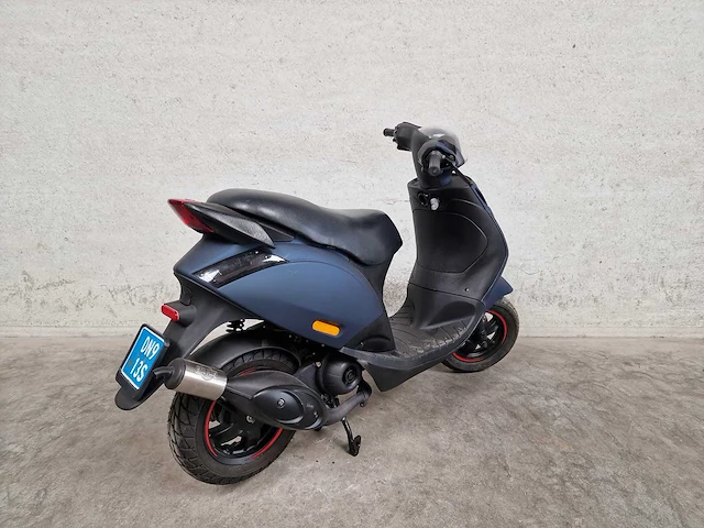 Piaggio - snorscooter - zip 2t - 25km uitvoering dn913s - afbeelding 5 van  7