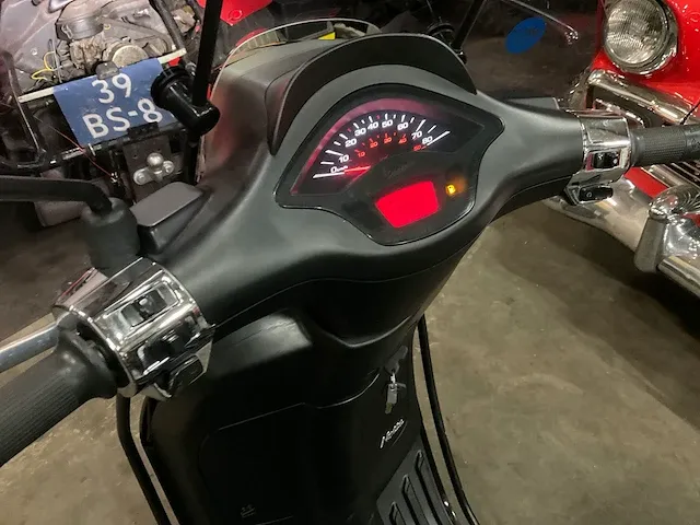 Piaggio - vespa sprint - scooter - afbeelding 2 van  19