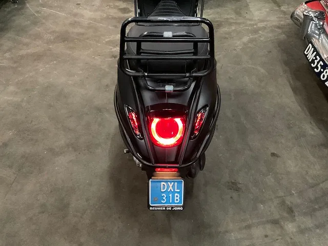 Piaggio - vespa sprint - scooter - afbeelding 17 van  19