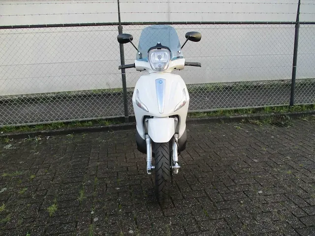 Piaggio beverly - motorscooter - 350 sport touring abs/asr - motorfiets - afbeelding 5 van  11