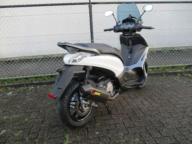 Piaggio beverly - motorscooter - 350 sport touring abs/asr - motorfiets - afbeelding 9 van  11