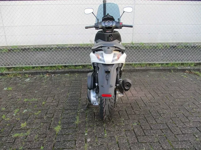 Piaggio beverly - motorscooter - 350 sport touring abs/asr - motorfiets - afbeelding 10 van  11