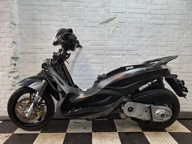 Piaggio beverly 350ie sports touring police motorscooter - afbeelding 1 van  7