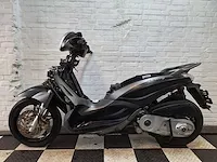 Piaggio beverly 350ie sports touring police motorscooter - afbeelding 1 van  7