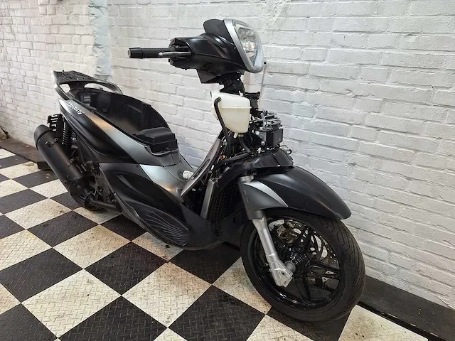 Piaggio beverly 350ie sports touring police motorscooter - afbeelding 5 van  7