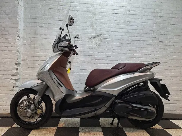 Piaggio beverly sport touring 350 cc motorscooter - afbeelding 1 van  7