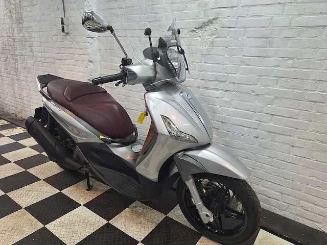 Piaggio beverly sport touring 350 cc motorscooter - afbeelding 7 van  7