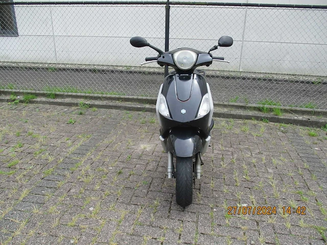 Piaggio fly 125 - motorscooter - 4 tact - motorfiets - afbeelding 3 van  9
