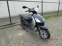 Piaggio fly 125 - motorscooter - 4 tact - motorfiets - afbeelding 4 van  9