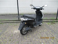 Piaggio fly 125 - motorscooter - 4 tact - motorfiets - afbeelding 6 van  9