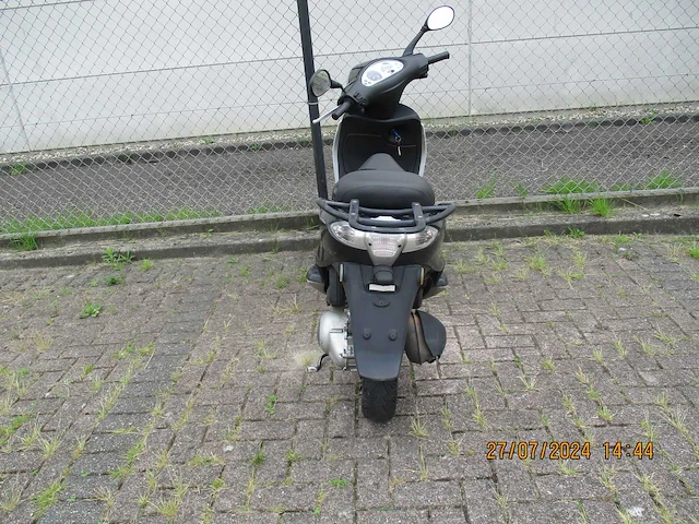 Piaggio fly 125 - motorscooter - 4 tact - motorfiets - afbeelding 7 van  9
