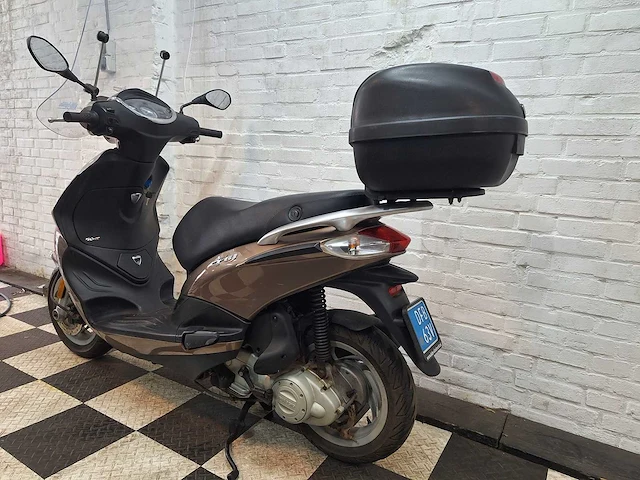 Piaggio fly 25 km snorscooter 4takt - afbeelding 3 van  7
