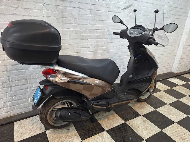 Piaggio fly 25 km snorscooter 4takt - afbeelding 5 van  7
