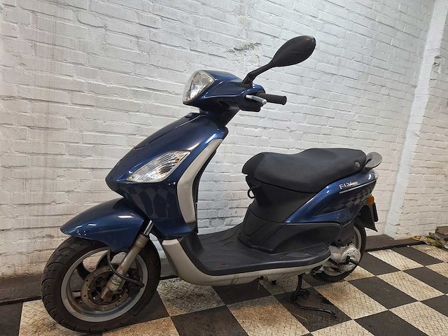Piaggio fly 25 km snorscooter 4takt - afbeelding 2 van  7
