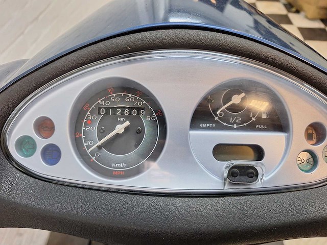 Piaggio fly 25 km snorscooter 4takt - afbeelding 4 van  7
