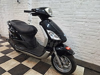 Piaggio fly 45 km bromscooter 2takt - afbeelding 7 van  7