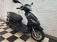 Piaggio fly 45 km bromscooter 4takt - afbeelding 7 van  7