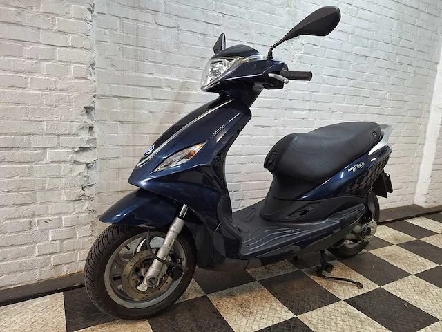 Piaggio fly 45 km bromscooter 4takt - afbeelding 2 van  7
