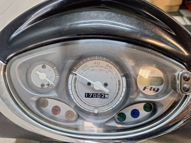Piaggio fly 45 km bromscooter 4takt - afbeelding 4 van  7