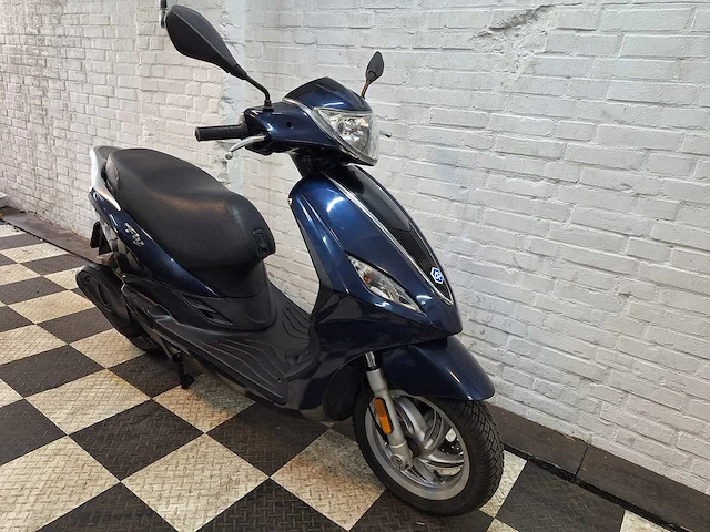 Piaggio fly 45 km bromscooter 4takt - afbeelding 7 van  7