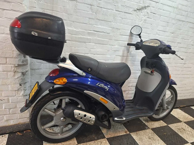 Piaggio liberty 45 km bromscooter 2takt - afbeelding 5 van  7
