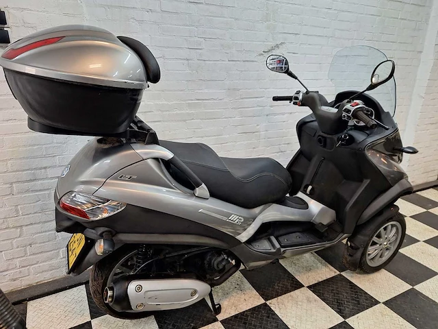 Piaggio m64 mp3 lt motorscooter - afbeelding 7 van  7