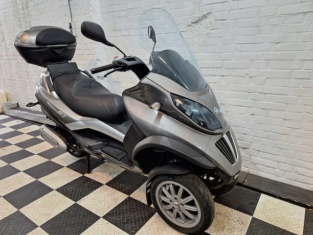 Piaggio m64 mp3 lt motorscooter - afbeelding 6 van  7