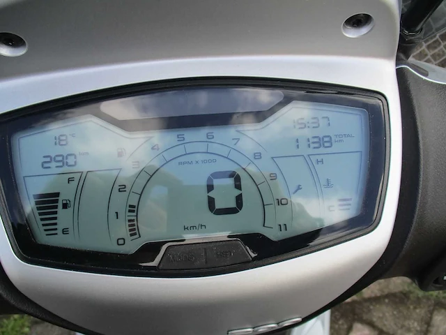 Piaggio medley 200 - motorscooter - abs - motorfiets - afbeelding 7 van  15