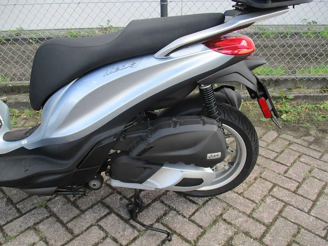 Piaggio medley 200 - motorscooter - abs - motorfiets - afbeelding 8 van  15
