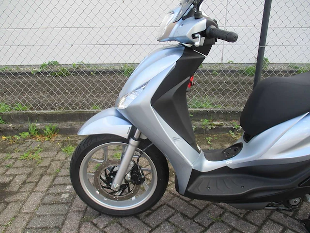 Piaggio medley 200 - motorscooter - abs - motorfiets - afbeelding 9 van  15