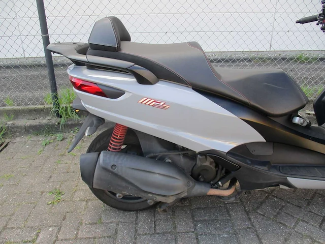 Piaggio mp3 - driewieler motorscooter - 350 abs/asr - motorfiets - afbeelding 3 van  17