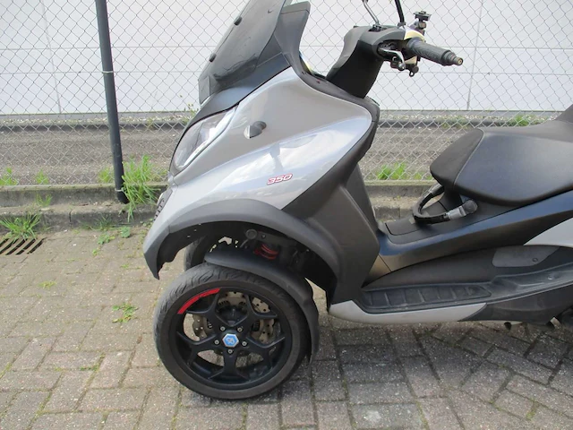 Piaggio mp3 - driewieler motorscooter - 350 abs/asr - motorfiets - afbeelding 10 van  17