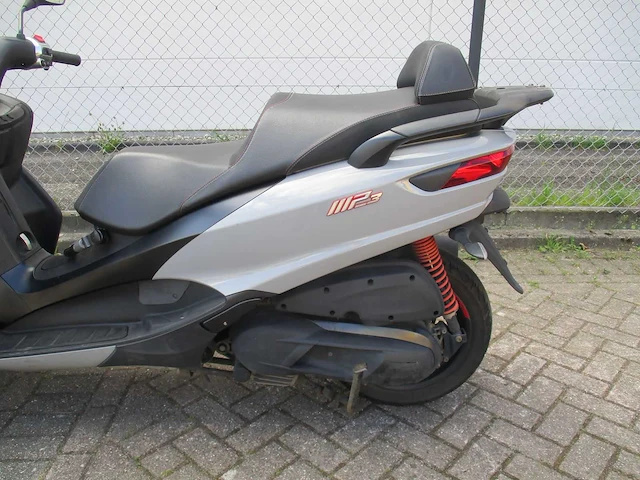 Piaggio mp3 - driewieler motorscooter - 350 abs/asr - motorfiets - afbeelding 11 van  17