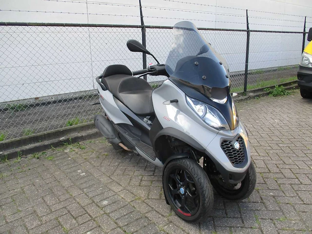 Piaggio mp3 - driewieler motorscooter - 350 abs/asr - motorfiets - afbeelding 16 van  17