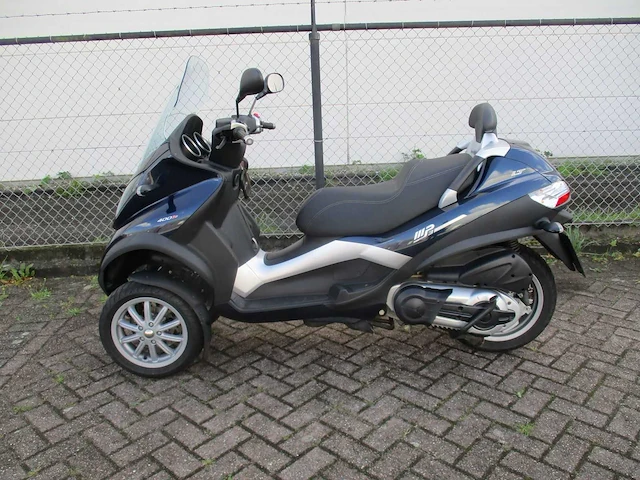 Piaggio mp3 - driewieler motorscooter - 400ie lt - motorfiets - afbeelding 1 van  15