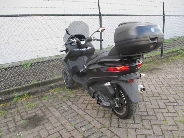 Piaggio mp3 - driewieler motorscooter - 500ie abs/asr - motorfiets - afbeelding 6 van  15