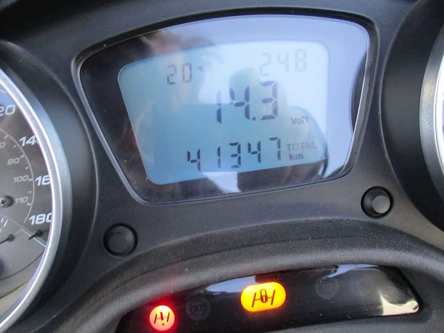 Piaggio mp3 - driewieler motorscooter - 500ie abs/asr - motorfiets - afbeelding 7 van  15