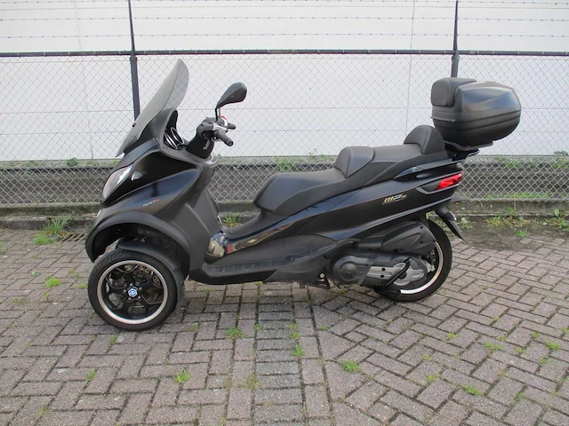 Piaggio mp3 - driewieler motorscooter - 500ie abs/asr - motorfiets - afbeelding 1 van  15
