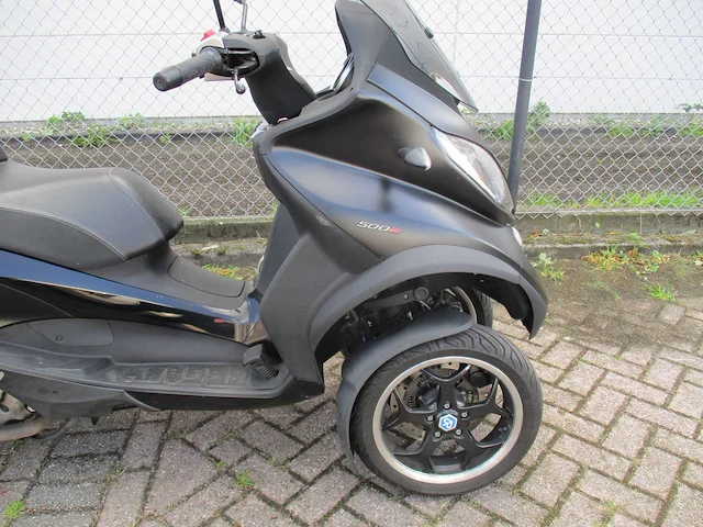 Piaggio mp3 - driewieler motorscooter - 500ie abs/asr - motorfiets - afbeelding 15 van  15
